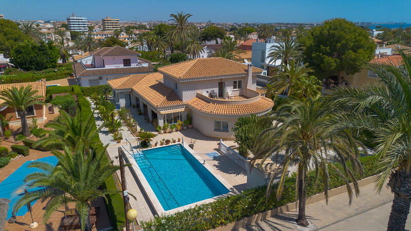 Villa zu verkaufen in Orihuela Costa, Alicante