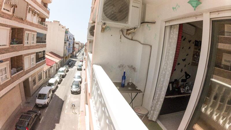 квартира продается в Torrevieja, Alicante