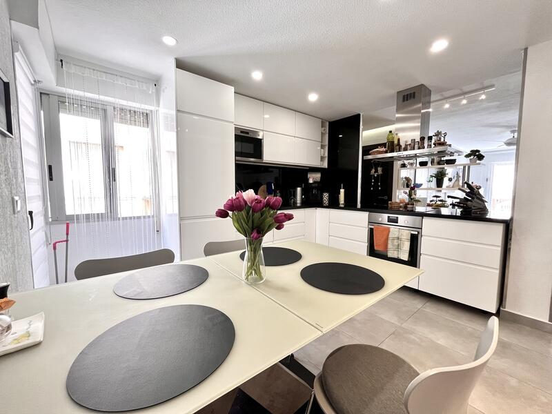 3 bedroom Apartment for sale
