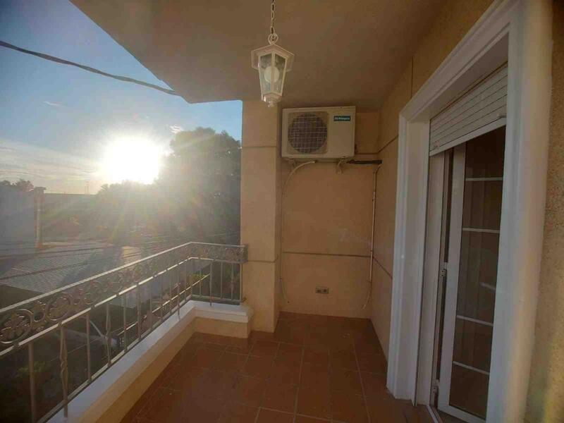 3 bedroom Townhouse for sale
