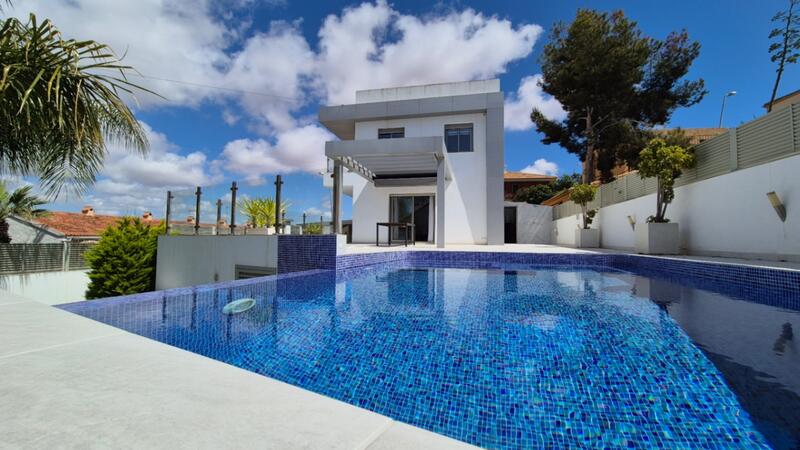 4 bedroom Villa for sale