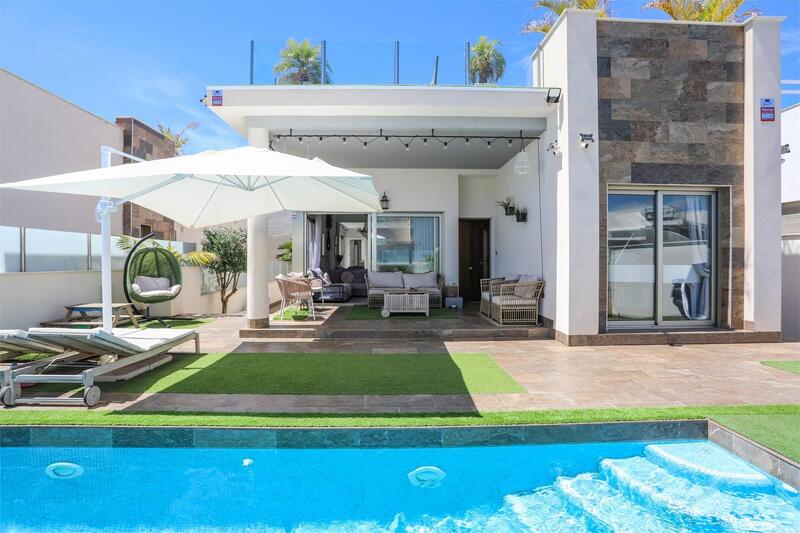 вилла продается в Orihuela Costa, Alicante