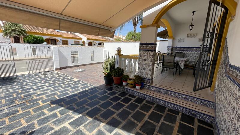 3 bedroom Townhouse for sale
