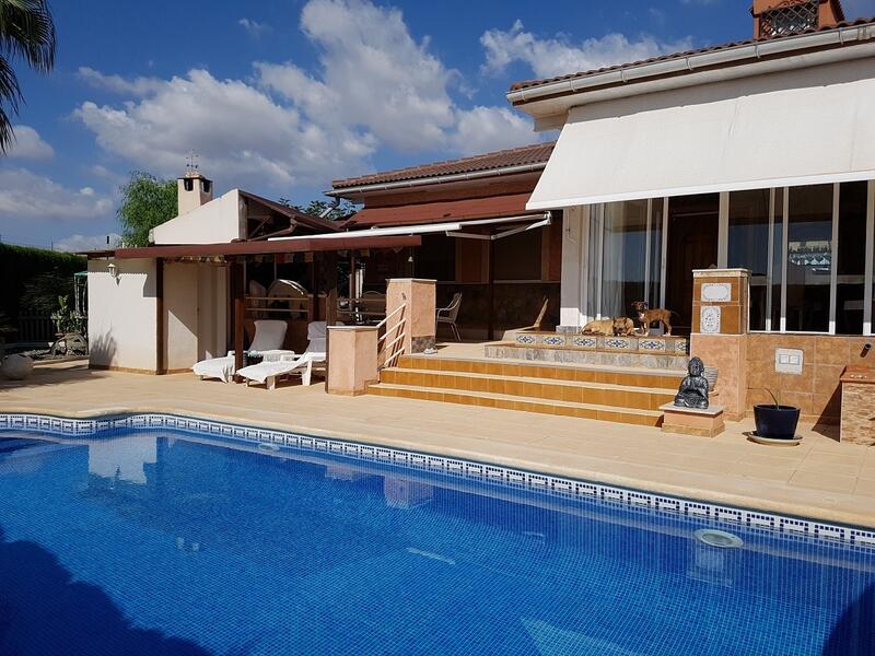 Country House for sale in Albatera, Alicante