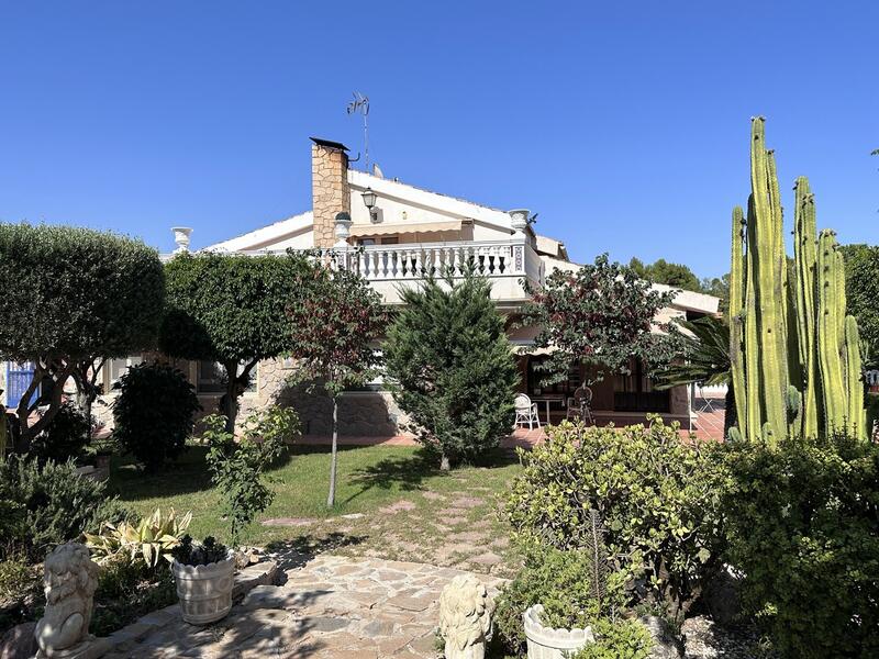 5 bedroom Villa for sale