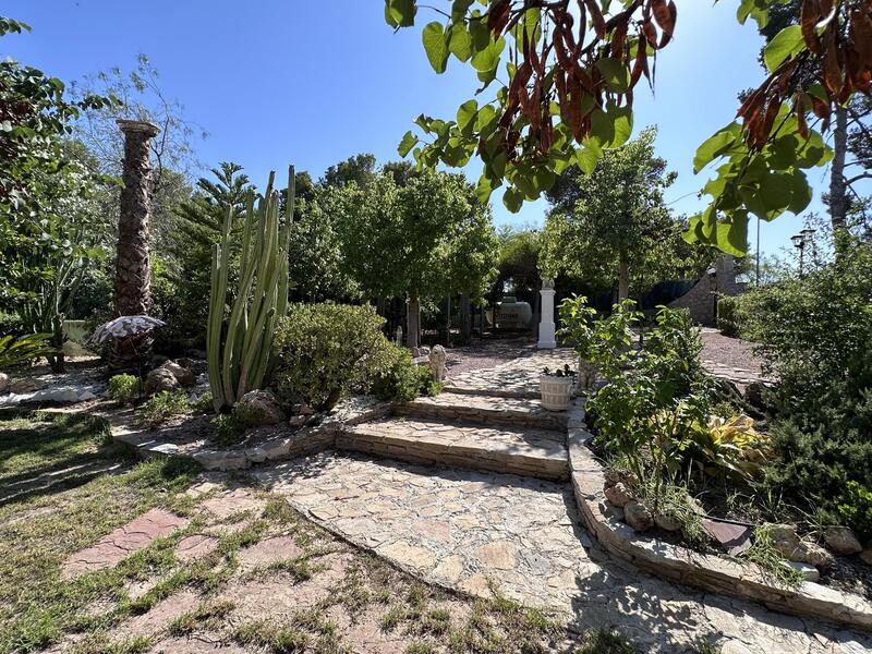 5 bedroom Villa for sale