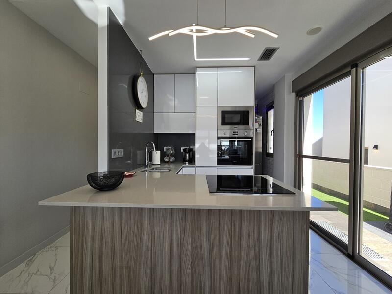 4 Cuarto Villa en venta