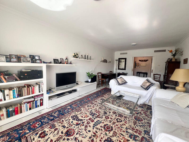 квартира продается в Guadalmina Baja, Málaga