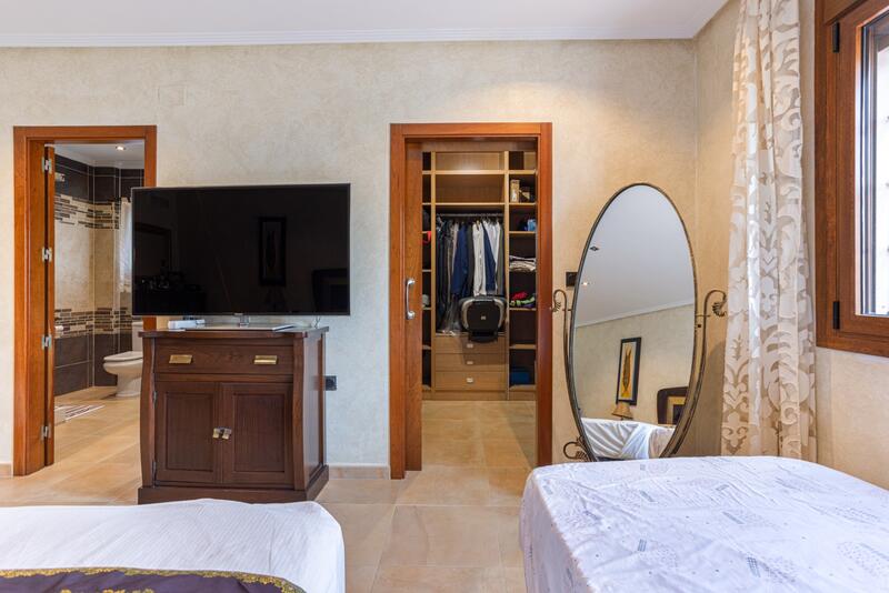 4 Cuarto Villa en venta