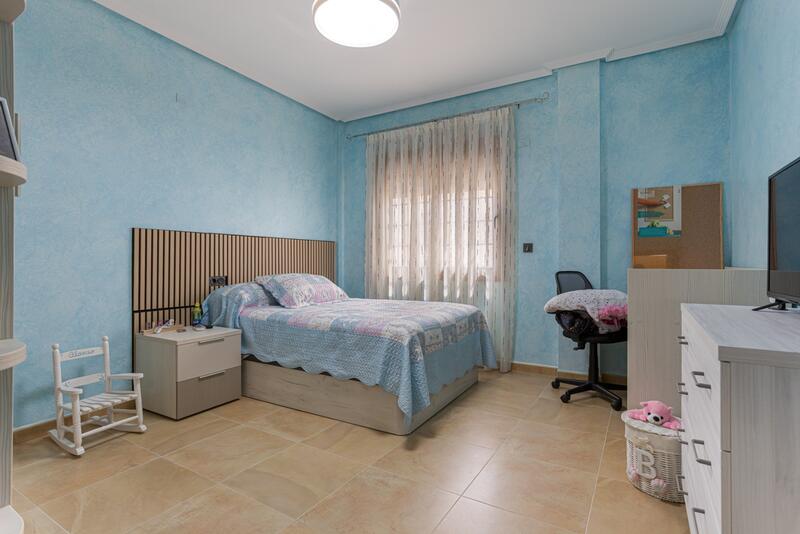4 Cuarto Villa en venta