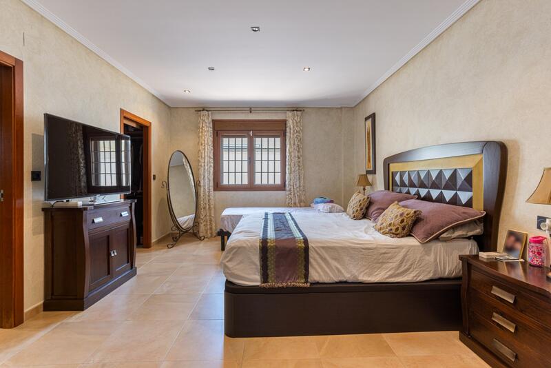 4 Cuarto Villa en venta