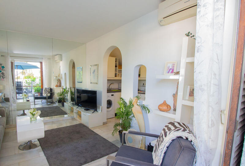 1 bedroom Townhouse for sale