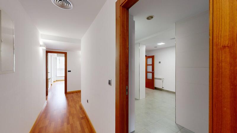 5 bedroom Apartment for sale