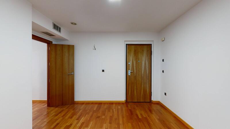 5 bedroom Apartment for sale