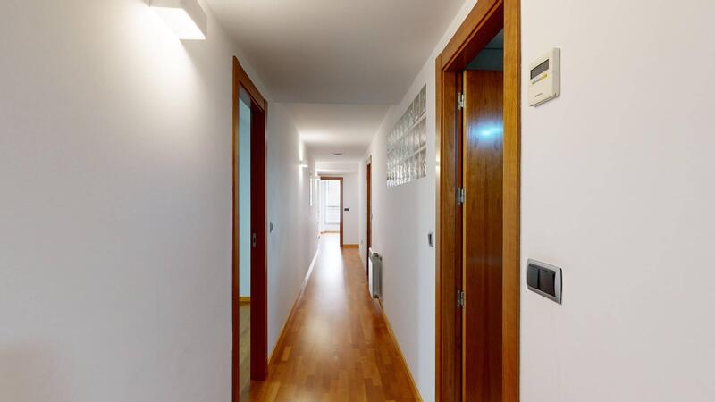 5 bedroom Apartment for sale