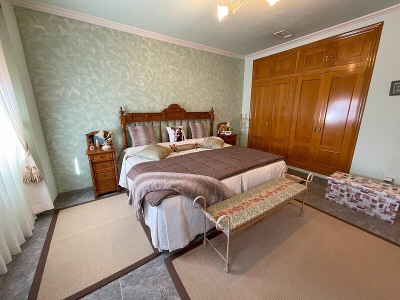 4 slaapkamer Landhuis Te koop