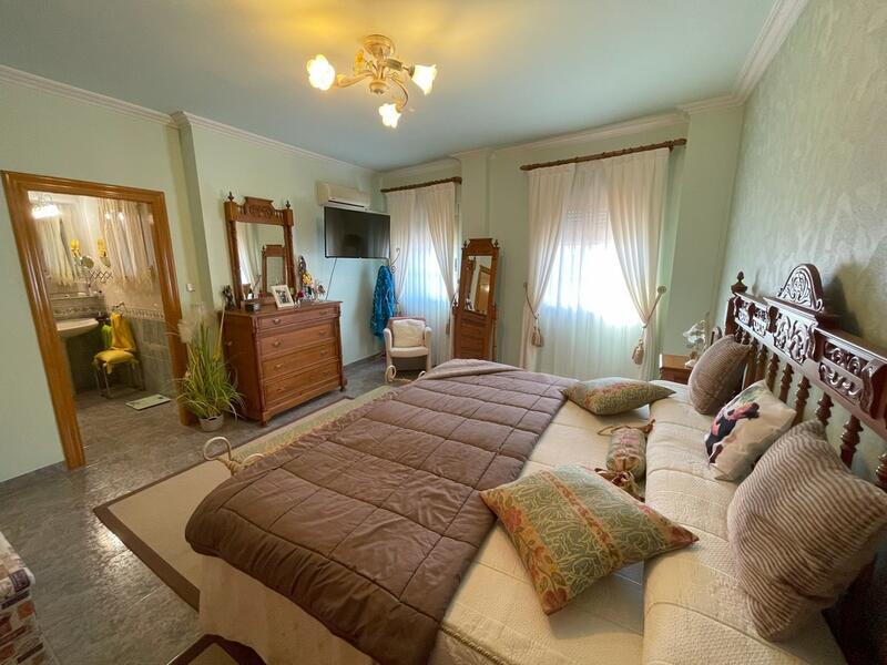 4 slaapkamer Landhuis Te koop