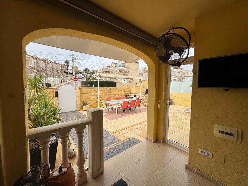 4 bedroom Apartment for sale