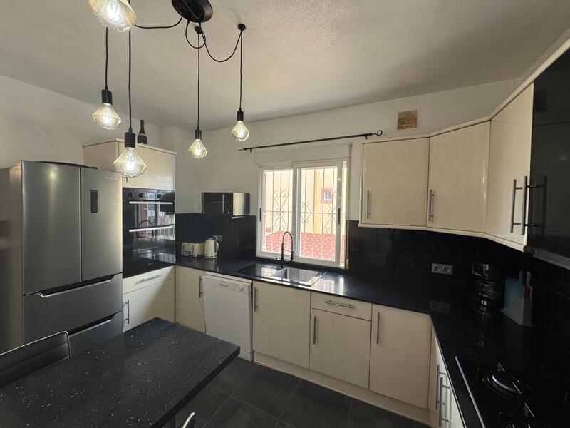 4 bedroom Apartment for sale