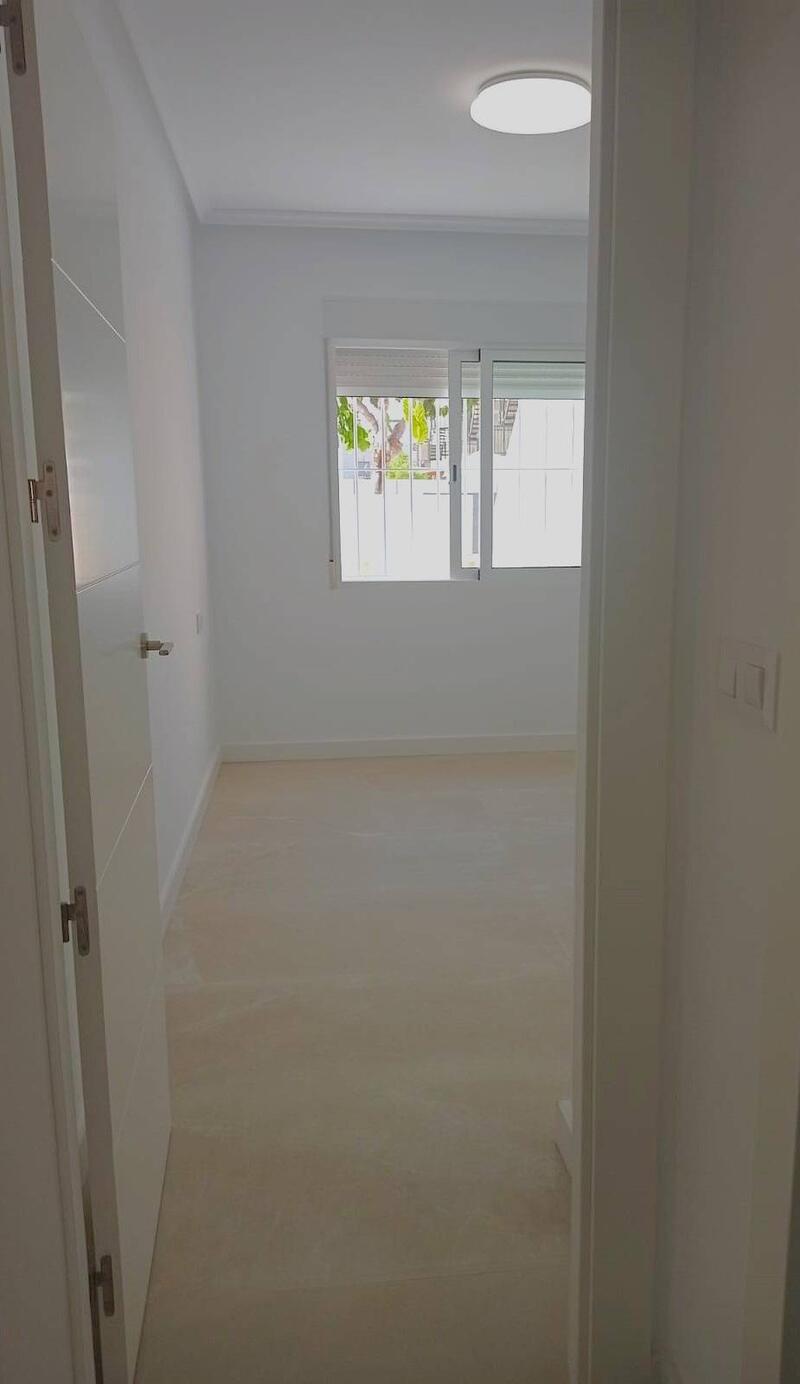 2 bedroom Townhouse for sale