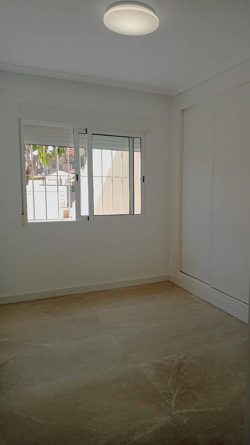 2 bedroom Townhouse for sale