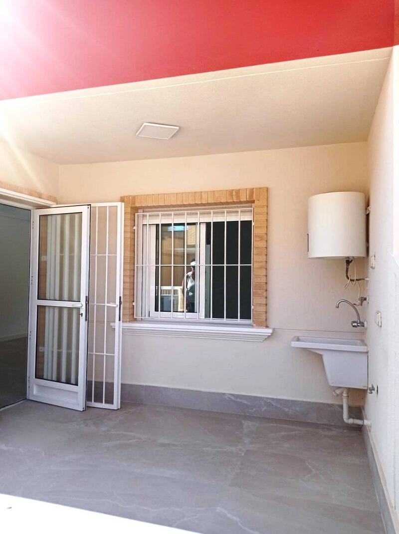 2 bedroom Townhouse for sale