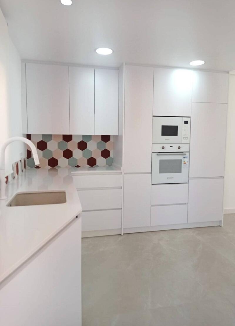 2 bedroom Townhouse for sale