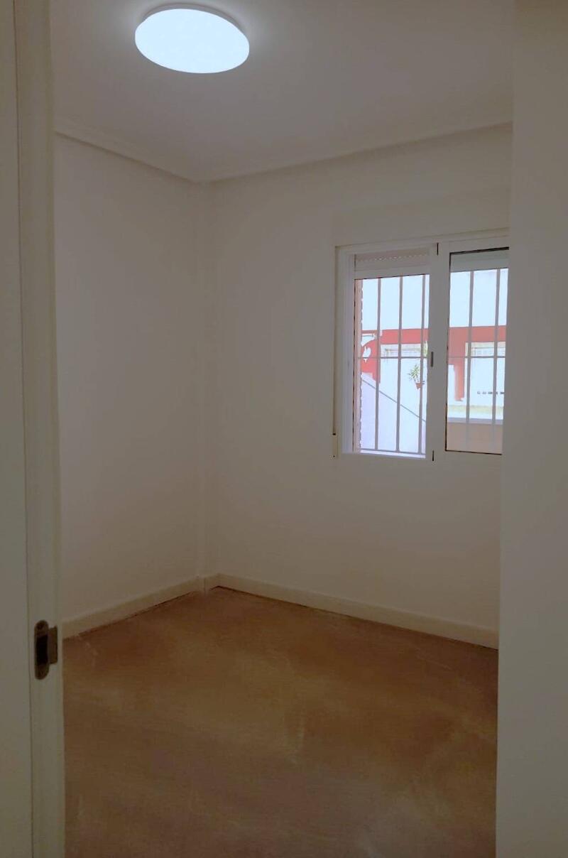 2 bedroom Townhouse for sale