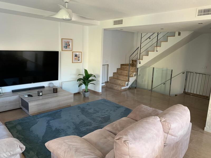 Maison de Ville à vendre dans Dolores, Alicante
