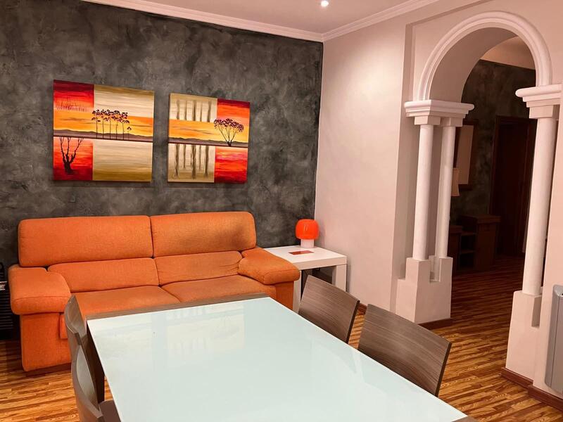 6 bedroom Townhouse for sale