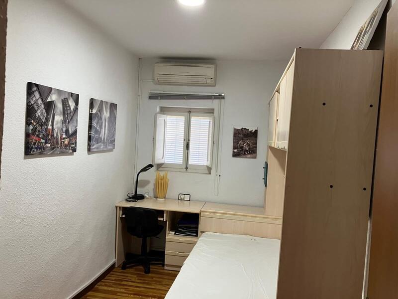 6 bedroom Townhouse for sale