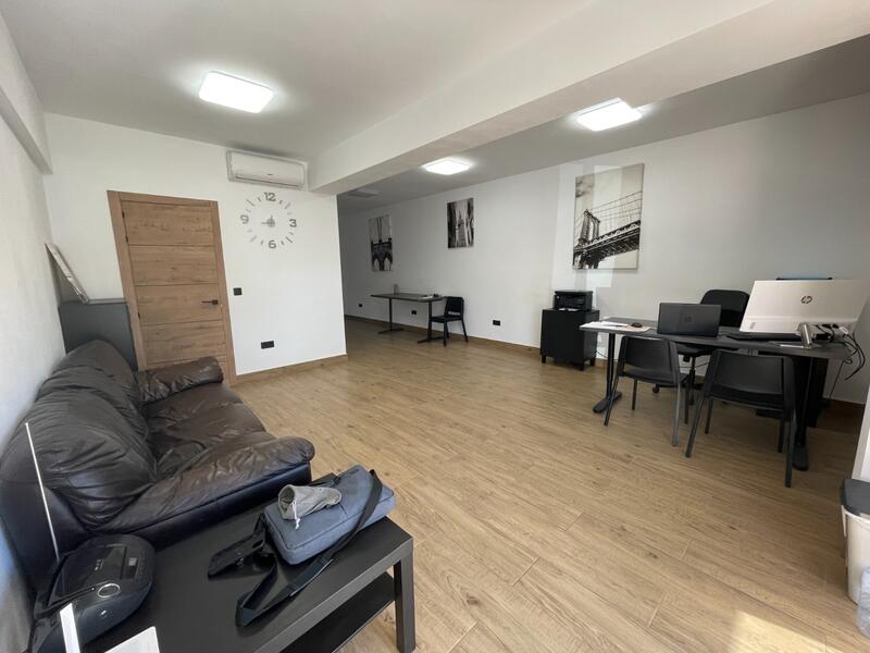 1 chambre Local Commercial à vendre
