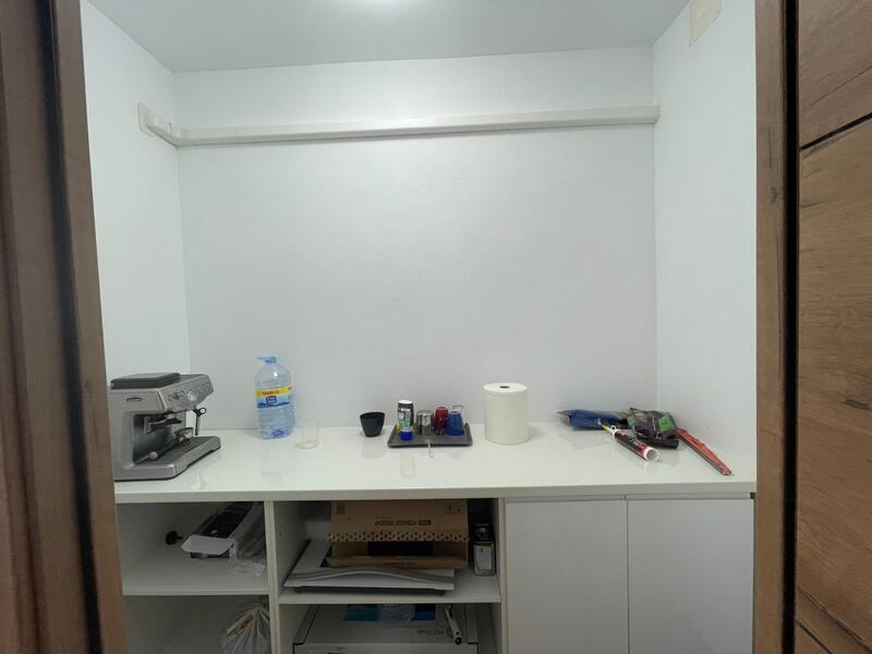 1 chambre Local Commercial à vendre