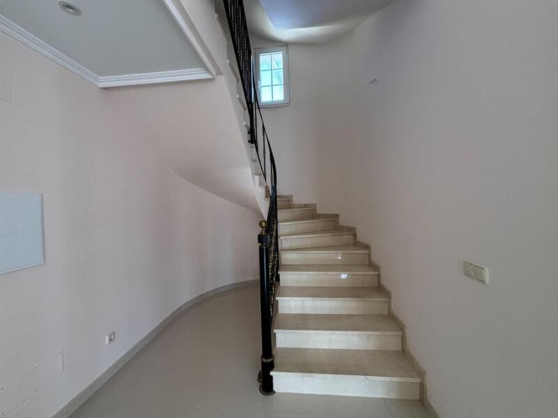 4 Schlafzimmer Villa zu verkaufen