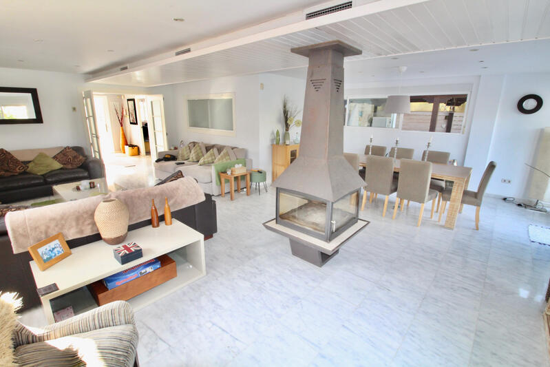 5 bedroom Villa for sale