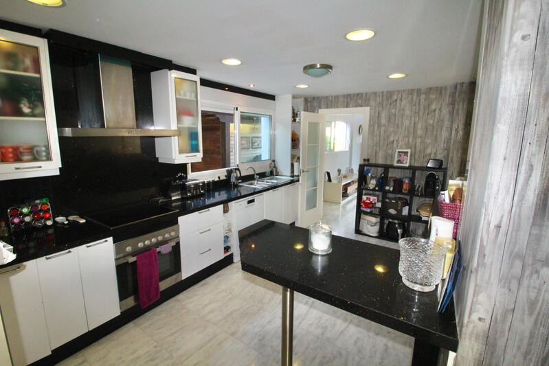 5 bedroom Villa for sale