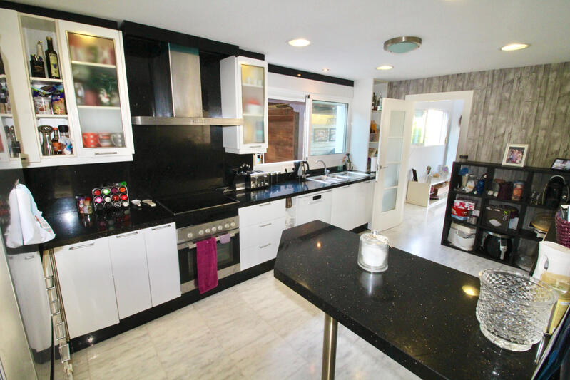 5 bedroom Villa for sale