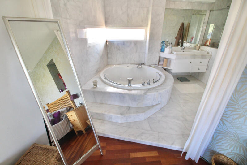 5 bedroom Villa for sale