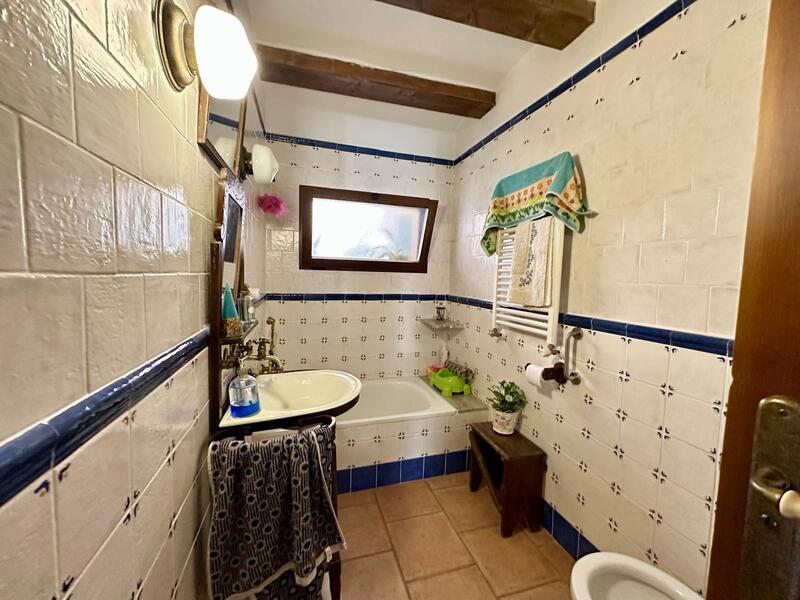 8 bedroom Villa for sale