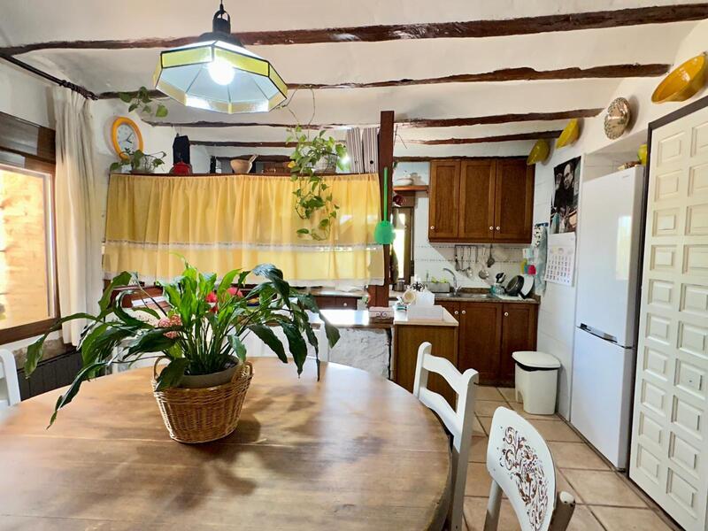 8 bedroom Villa for sale