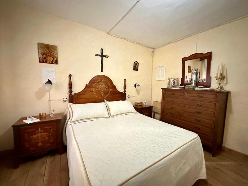 8 bedroom Villa for sale