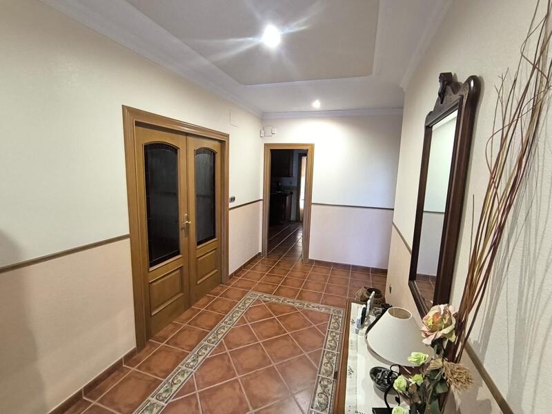 5 bedroom Villa for sale