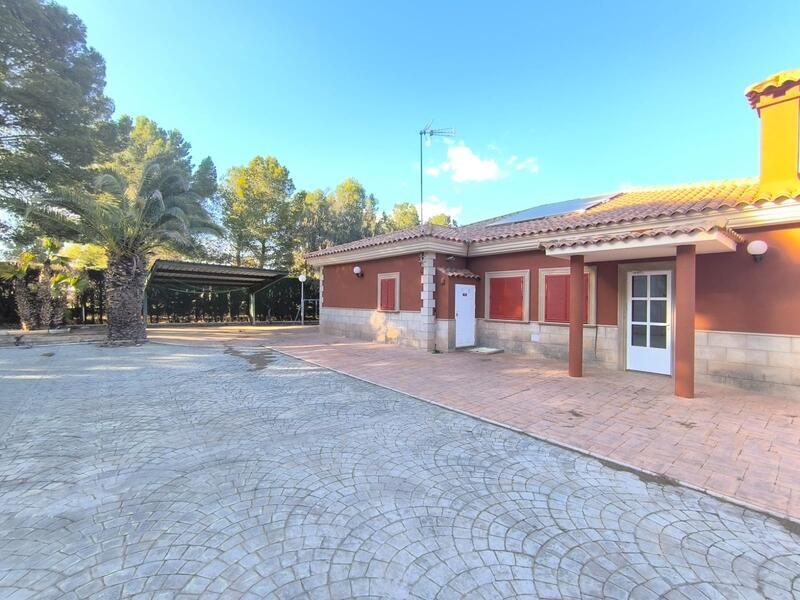 5 bedroom Villa for sale