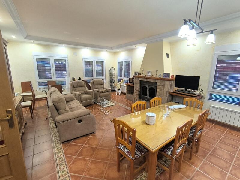 5 bedroom Villa for sale