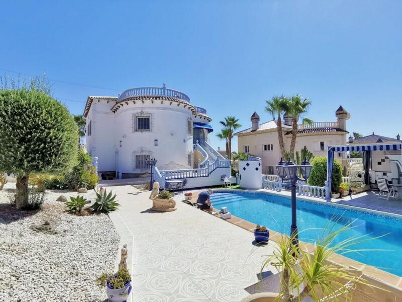 Villa til salg i San Miguel de Salinas, Alicante