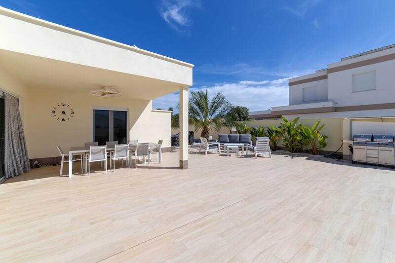 4 Cuarto Villa en venta