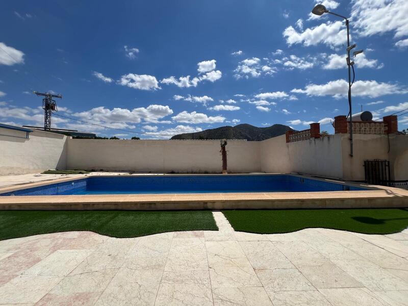 2 Cuarto Casa de Campo en venta