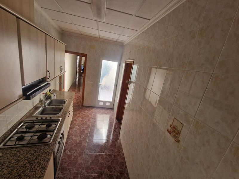 4 slaapkamer Gezinswoning Te koop