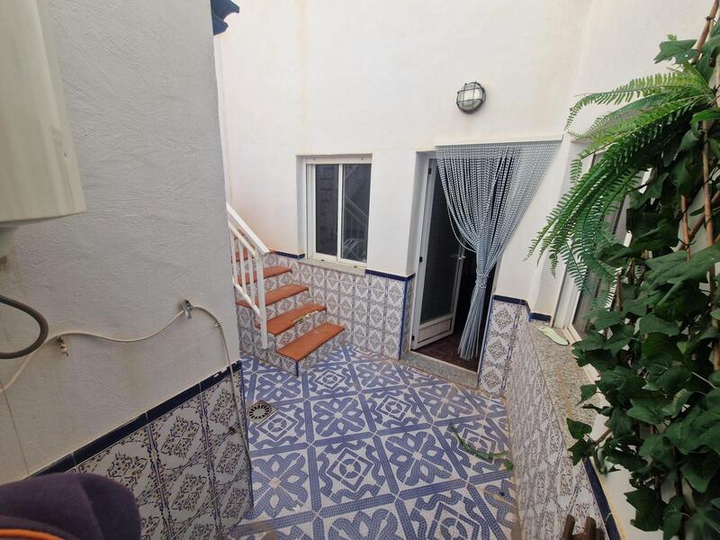 4 slaapkamer Gezinswoning Te koop