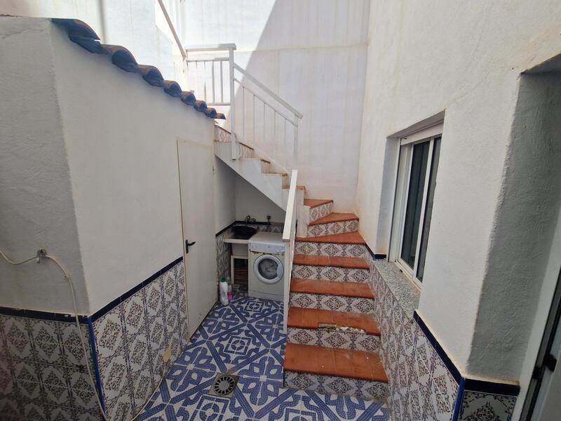 4 slaapkamer Gezinswoning Te koop